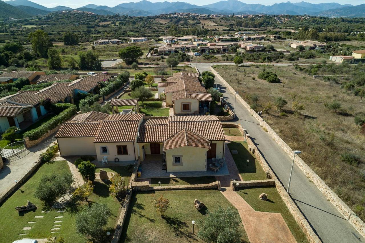 Villette Baia Budoni Bagian luar foto